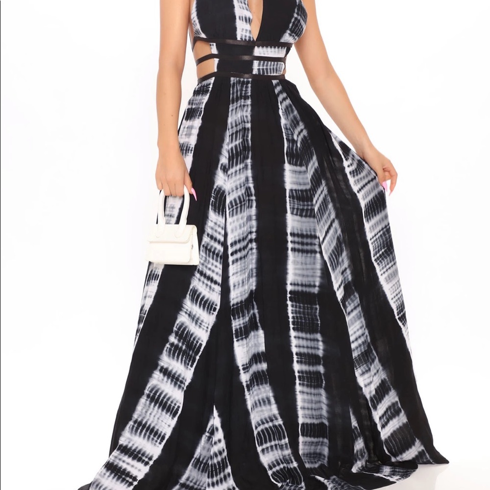 ‼️BRAND NEW‼️ Black/White Tie Dye Maxi Dress